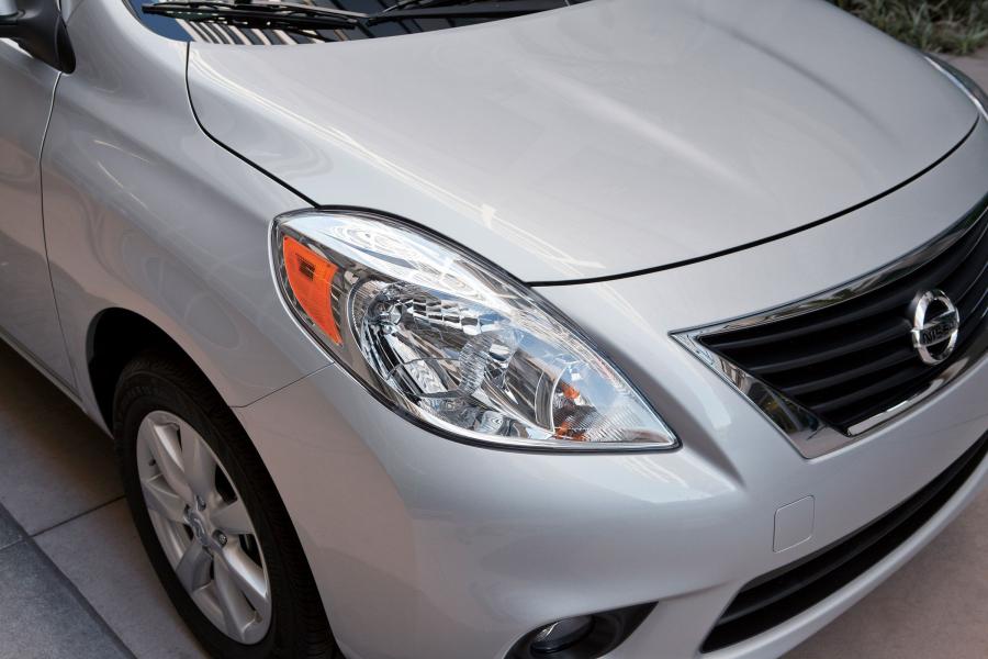  Nissan Versa 2012 года  (фото 97 из 111)